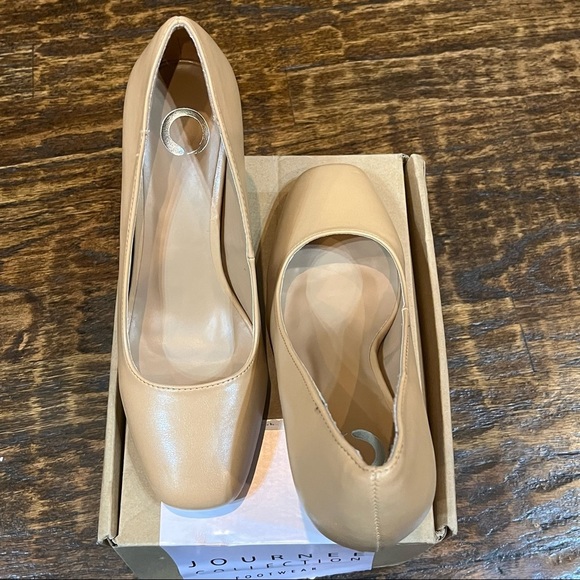 Journee collection Nude Color Square Toe Heels - Picture 3 of 7